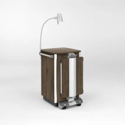 Nachttisch Combino im Holzdekor Marone, einem dunklen Braunton. Der Nachttisch ist zusätzlich mit einer Leselampe ausgestattet.