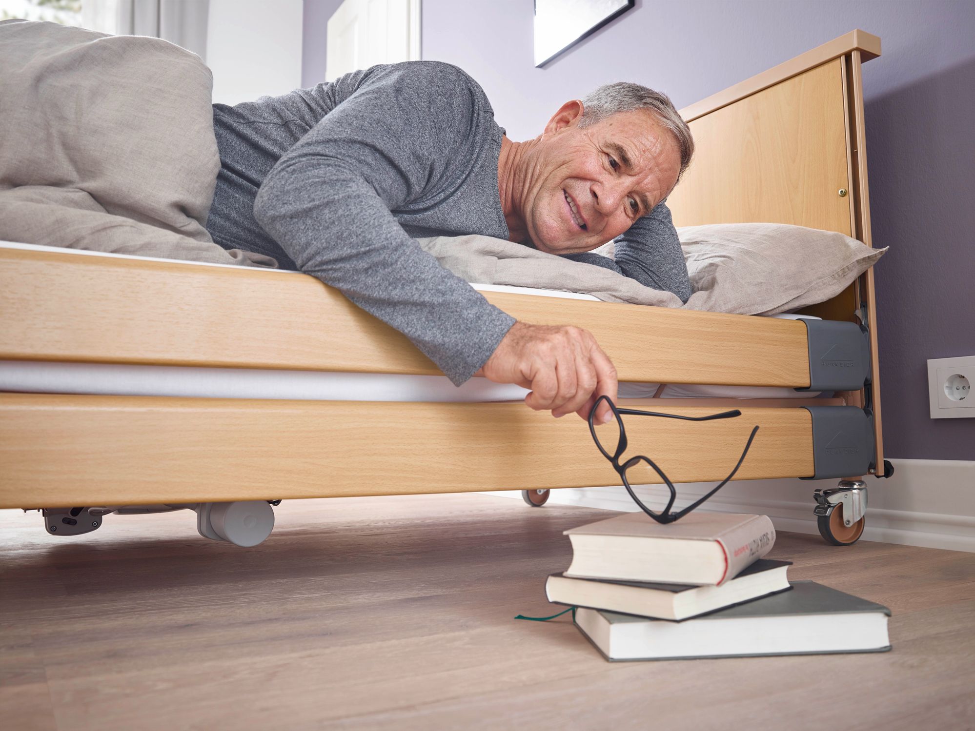 Fall prevention with the Dali low entry low-height bed