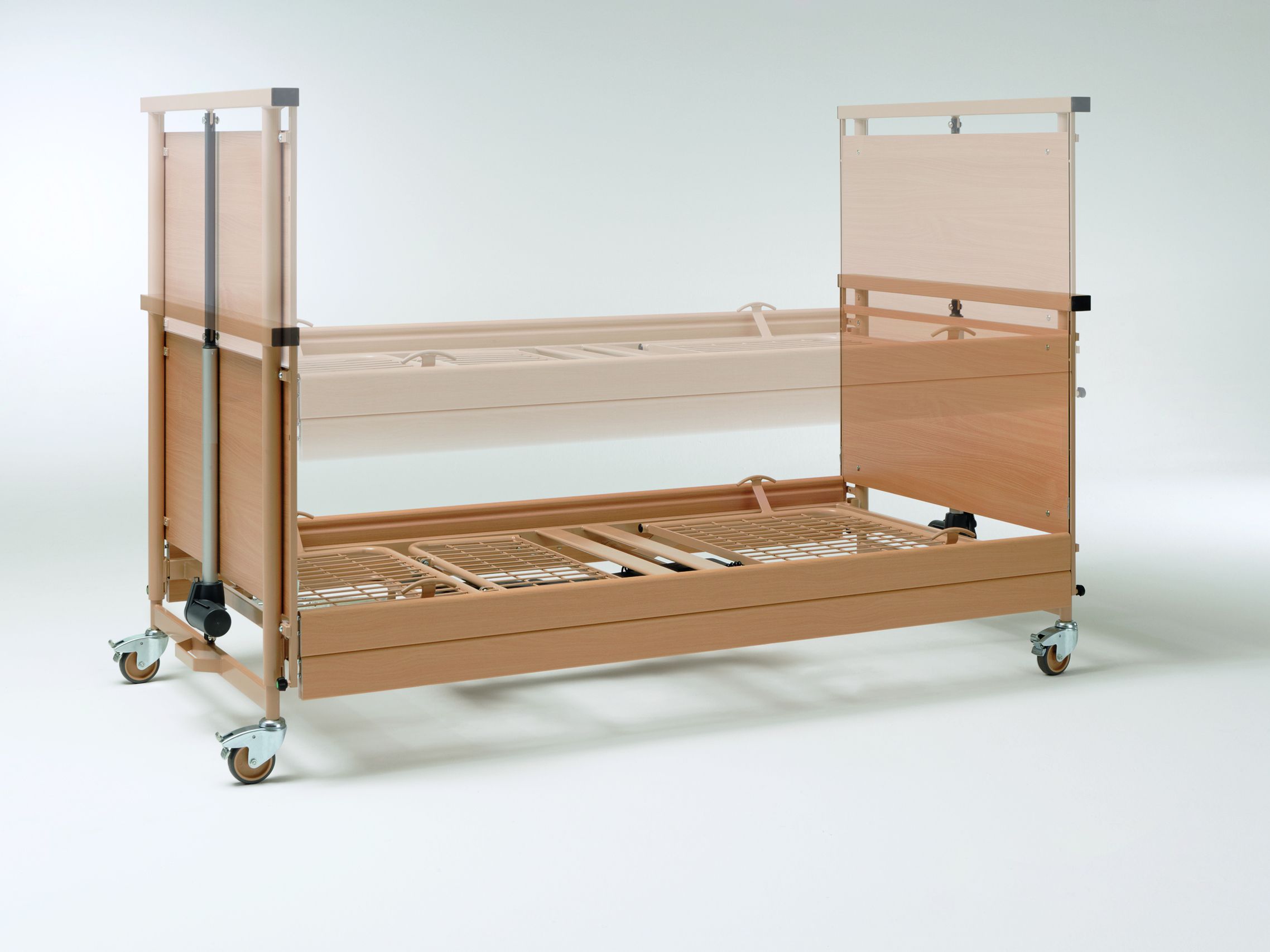 Large height adjustment range of the Allura II heavy-duty bed