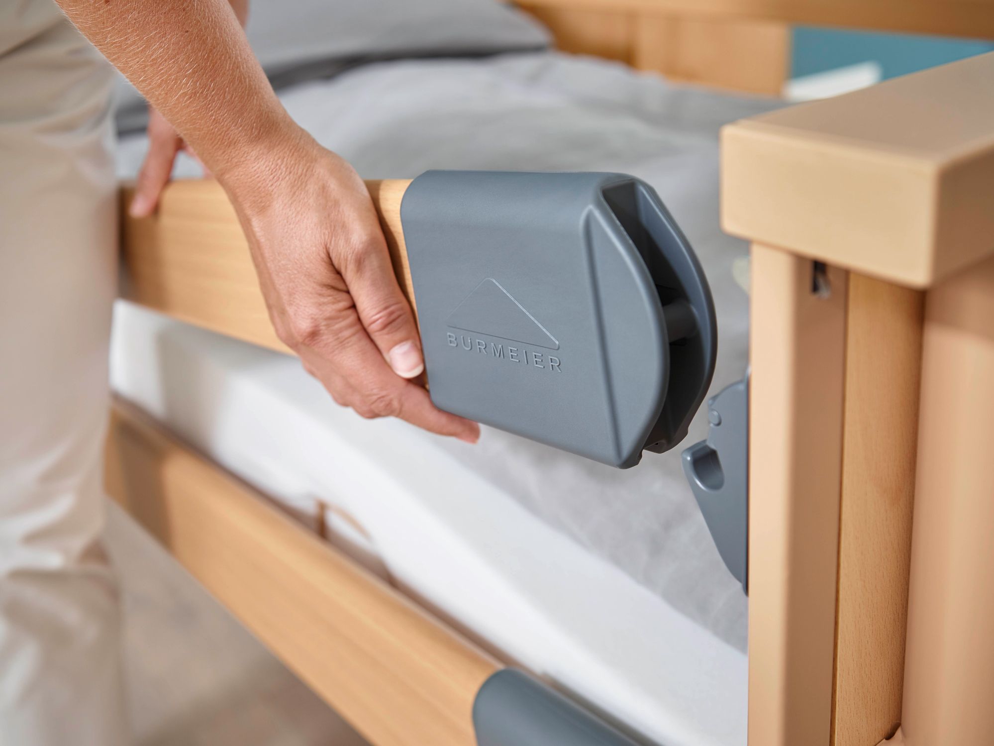 Easy Click system in the Dali care bed range