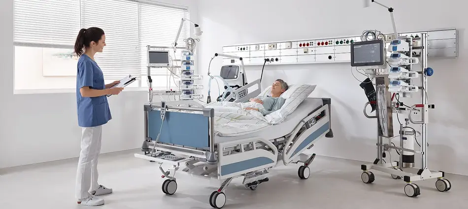 Krankenhausbett Sicuro tera mit eingebauter digitaler Waage zur Gewichtsermittlung des Patienten