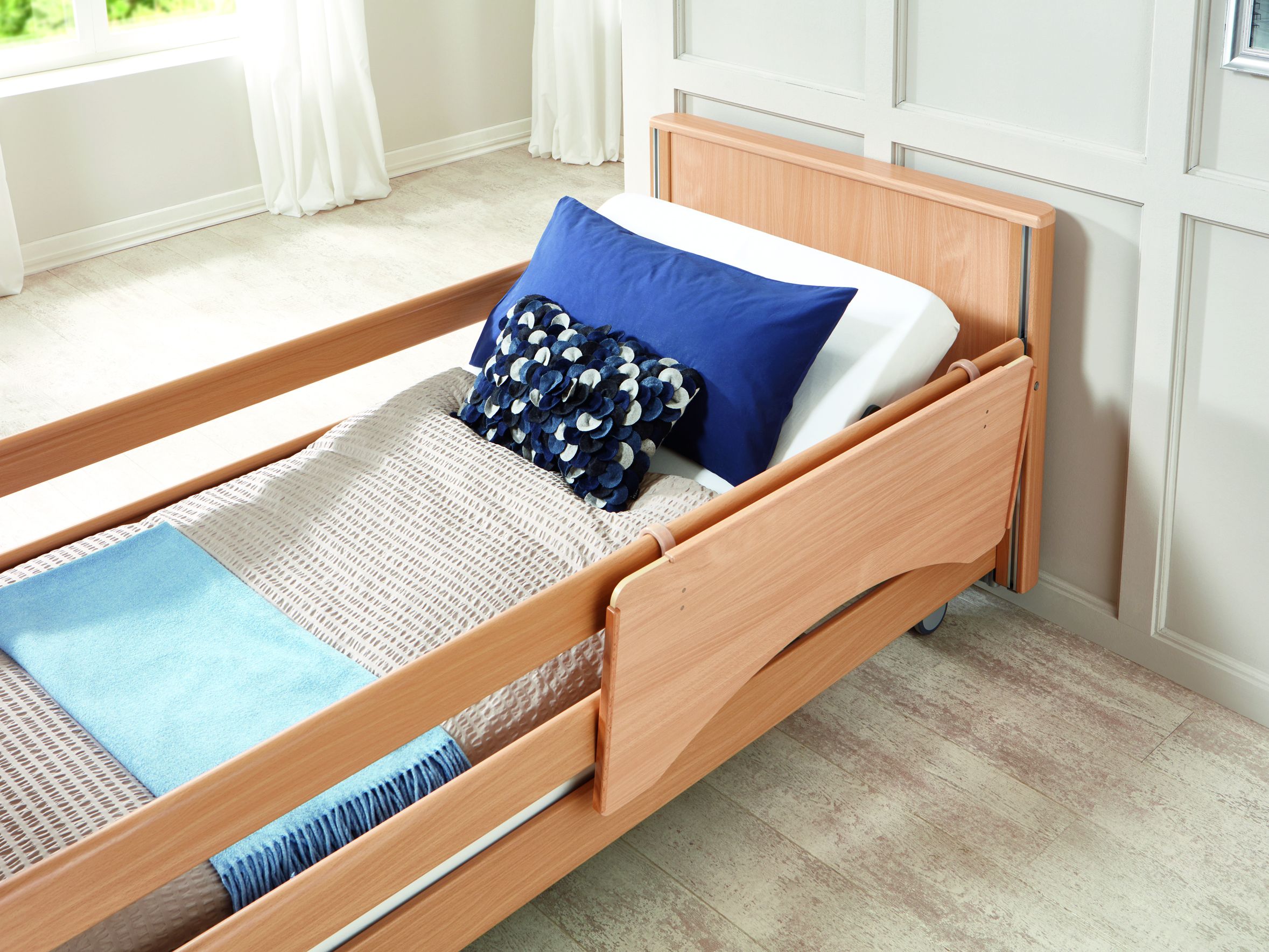 Optional tray for the Inovia care bed