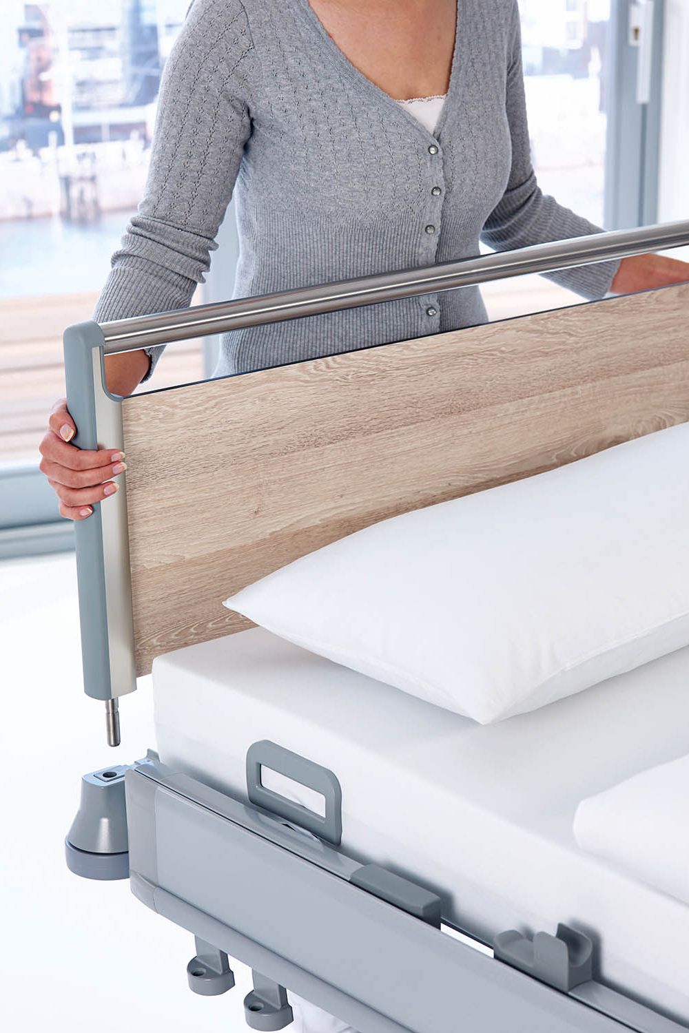 Removable head and footboard on the Puro hospital bed