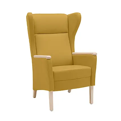 Cadeira de apoio Luna com encosto alto em tecido amarelo e pés de madeira clara.