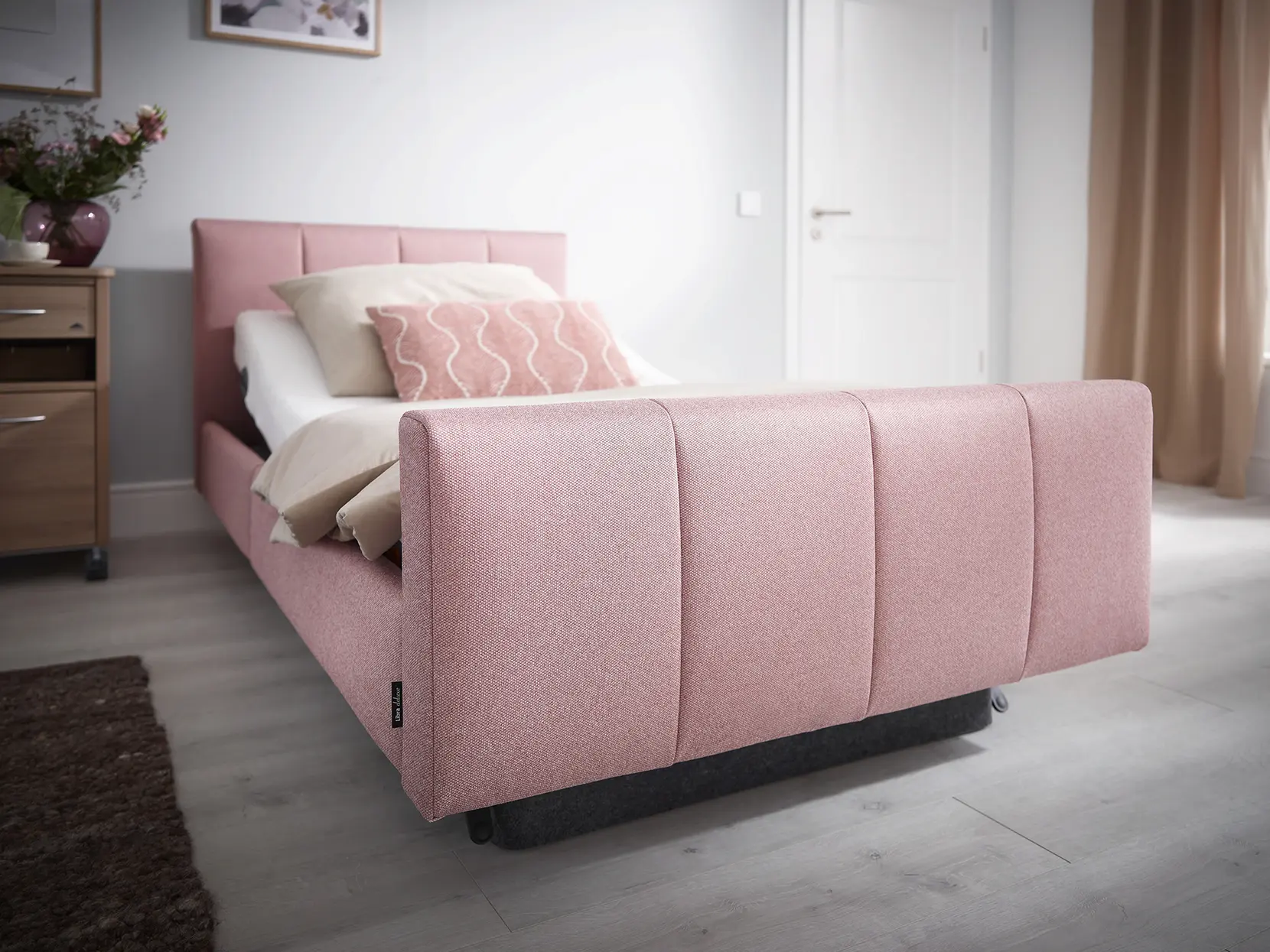 Libra - variant deluxe as a single bed standing in the room
