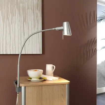 Optionale Leselampe Sola für das Pflegebett Soleo