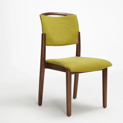 Modèle Fena version chaise empilable avec main courante sans accoudoirs