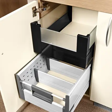 Schubladenelemente in den Objektmöbeln