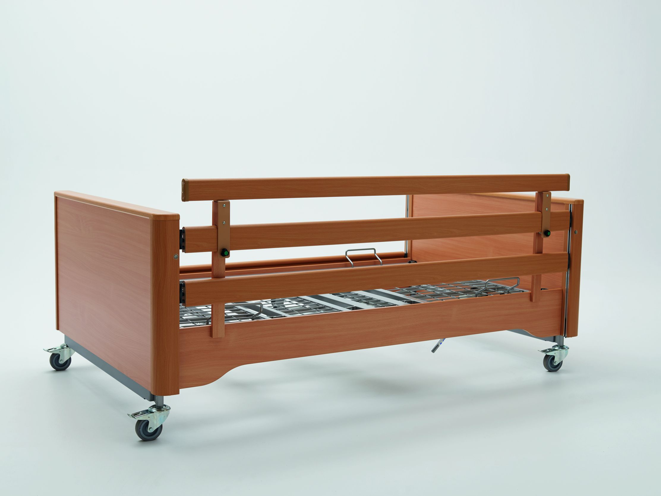 Clamp-on safety side bar available as an accessory for Gigant heavy-duty bed