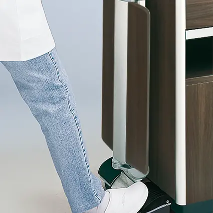 Desenganchar la mesita de cama de la mesita de noche Combino