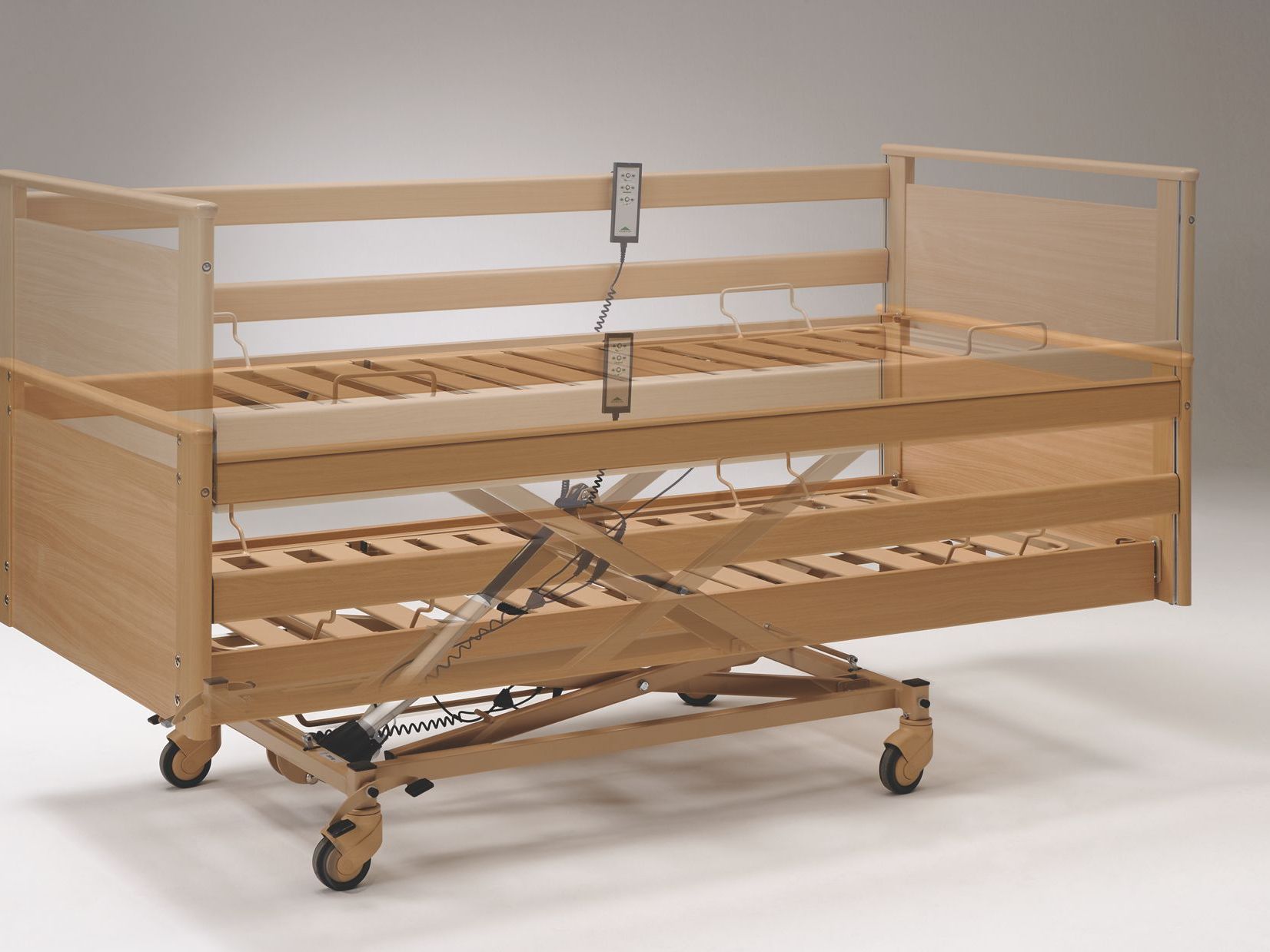 Large height adjustment range of the Westfalia-Klassik care bed