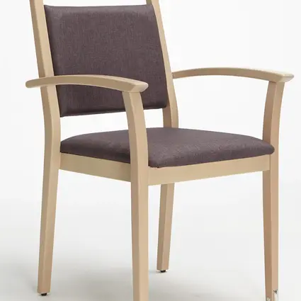 Modell Mavo als Stapelstuhl mit Armlehnen