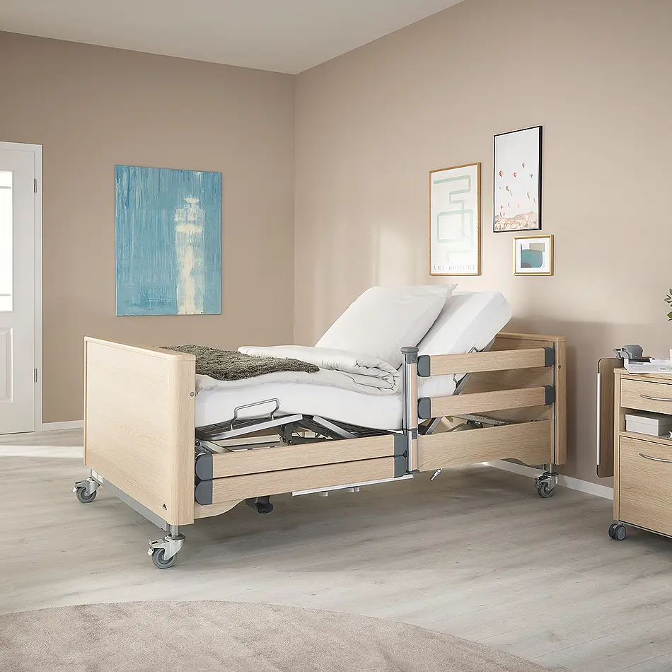 Cama hospitalar de alta resistência Arena com grades de segurança 3/4 e encosto elevado