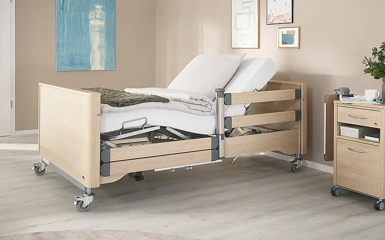 Cama hospitalar de alta resistência Arena com grades de segurança 3/4 e encosto elevado