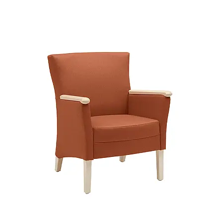 Cadeira de apoio estofada Luna em cor terracota com pés de madeira clara