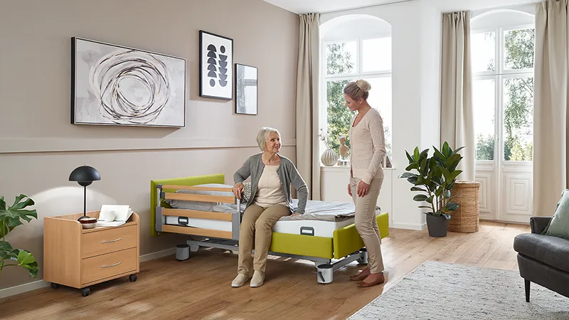 Cama de cuidados Regia para idosos, com design moderno e funcionalidades para maior conforto e segurança